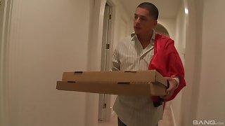 Pizza baffle hard fucks married wife and cums inside her